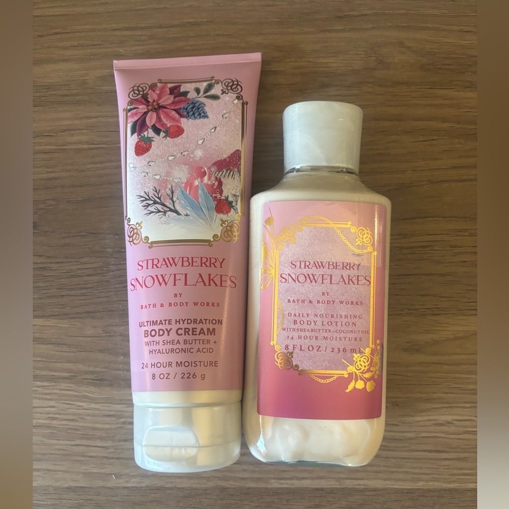 ⭐️⭐️Brand new Bath and Body Works Strawberry Snowflakes ❄️ cream and lotion